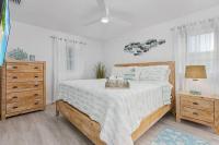 Naples-Resort Style Pool Home - B&B Naples