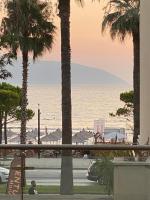 Luxury apartment Lungomare - Bed and Breakfast Vlorë