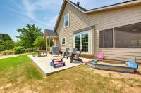 half Mi to Lake Texoma Home with Fire Pit and Grill! - B&B