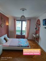 Belle chambre d'hôte avec balcon privé - 3 mins gare Annemasse - Genève accès direct - B&B