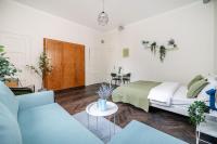 Zimmer mit Queensize-Bett und Gemeinschaftsbad