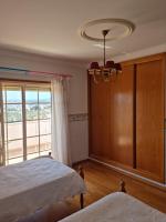Chambre Lits Jumeaux avec Salle de Bains Commune