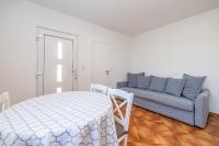 Apartamento de 1 dormitorio con vistas al jardín