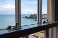 Nash House - Seafront with Parking Close to Town - B&B Tenby