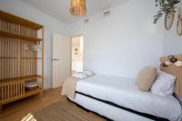 Central but quiet, pool and WIFI - fibre - B&B Tarifa