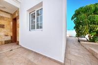 Lanzarote 2 - Private Pool, Air-Con and BBQ By Lanzarote Vacation Homes - Bed and Breakfast Playa Blanca