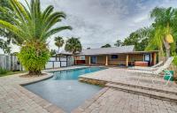 Spacious Micanopy Farmhouse with Luxurious Pool! - B&B