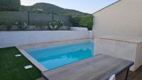 villa calme au milieu des vignes avec piscine 2 chambres - B&B Péret