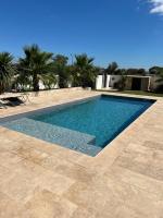 Magnifique villa avec piscine dans sud de la France - B&B