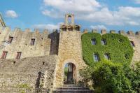 Castello di Cisterna - B&B