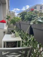 Entire 60m2 apartment - Close to Paris - Parking - Kitchen - 2min RERB - Olympic'24 - B&B