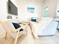 The Beach Pad - Renovated 1BR Steps from Towradgi - Ferienwohnung Towradgi