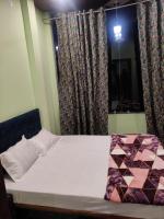 Deluxe Room (2 Adults + 1 Child)