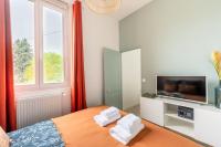 Le Petit Monet - City center near train station - B&B Vernon