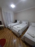 Triple Room with Bath