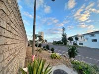 Kite Beach Garden Jacuzzi Apartment - Chambres d’hôtes Le Cap