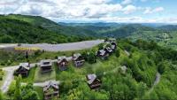 Whiskey Hills - Newly Remodeled Luxury Cabin with Hot Tub, Incredible Views close to Asheville, walk to Hatley Pointe & Ski! - B&B