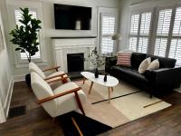 Newly Renovated Cottage including Driveway in Downtown Murfreesboro - Chambres d’hôtes