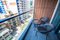 Modern Studio in sunny Batumi By Wehost - Chambres d’hôtes Batoumi