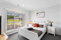 Lux 4BR 2BA Modern Fam Home - B&B Cowes