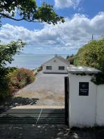 Shamrock Cottage - Bed and Breakfast Inch