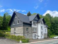 Villa die Sonne Apartments mit großem Garten - B&B Schwalefeld