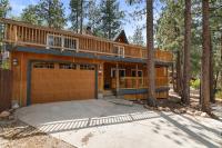 Bear Claw Cabin - Perfect location with an amazing game room and hot tub! - Chambres d'hôtes Big Bear Lake
