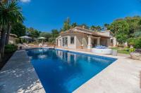 NEW beachside Villa with private pool - Bed and Breakfast