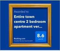 Entire town centre 2 bedroom apartment very close to beach - Chambres d'hôtes Bournemouth