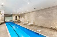 Stylish and Modern Apartment - Balcony and Pool - B&B