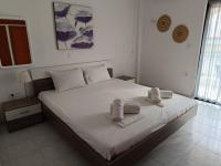 Deluxe Double Room (2 Adults + 1 Child)