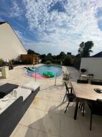 Maison avec piscine proche de Paris - B&B