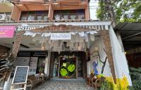 Retro At Phra Sing Guest House - B&B