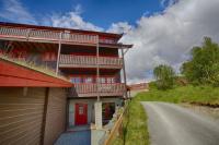 Ideal for Families and Groups Near Ski Slopes and Amenities - B&B