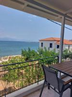 Seaview Apartment by Christina - B&B Petalídi