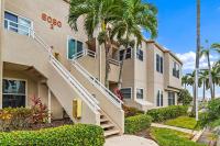 Gorgeous Updated 2 Bedroom Lake View Unit in - B&B