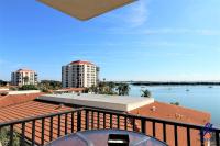 Bay Front Serenity 4th Floor 2BD 2BA at Isla Del - Chambres d'hôtes Tierra Verde