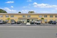 Waves 14 Condo Beautiful 1 Bedroom with Pool - B&B St. Pete Beach