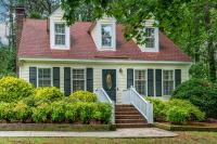Cozy 4bd Home - NC State & Airport nearby - B&B