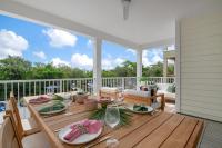 CASA NICA! Luxury Private Pool Home with dock on a saltwater canal! - Chambres d'hôtes Bradenton