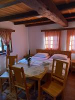 Dreibettzimmer mit Bad