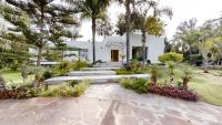 Villa F- Luxury 4 suites on a 5000sqm in the heart of Ambassadeurs - Chambres d'hôtes Rabat