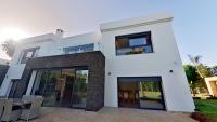 Villa S- Luxurious 8 masterbedrooms villa on 3000m2, close to all amenities, Golf and heart of Souissi - Chambres d'hôtes Rabat