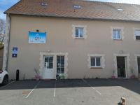 Spacieuse Chambre avec Salle d'Eau Privée à Louer dans Maison d'Hôtes Contemporaine - FR-1-591-606 - Chambres d'hôtes Neuvy-Saint-Sépulchre