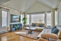 Dynamite 2-Bedroom House, Garage, Sleeps 6 - B&B Sherbrooke