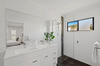 Private Mudjimba Beach Abode - B&B