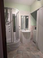 Chambre climatisée 2 places plus une place Bébé 0-3 ans, salle de bain et WC en espace privatif - Chambres d'hôtes La Livinière
