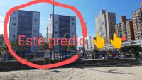 Prédio Frente Para o Mar Pé na Areia Lado Mercado Extra - Chambres d'hôtes Praia Grande