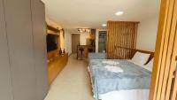 One-Bedroom Apartment with View