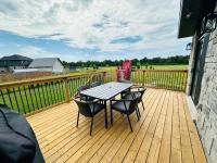 Luxury Home 2 mins drive to Saugeen Shores beach - Chambres d'hôtes Port Elgin